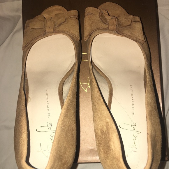 Franco Sarto Suede Platform Pump - Picture 5 of 7